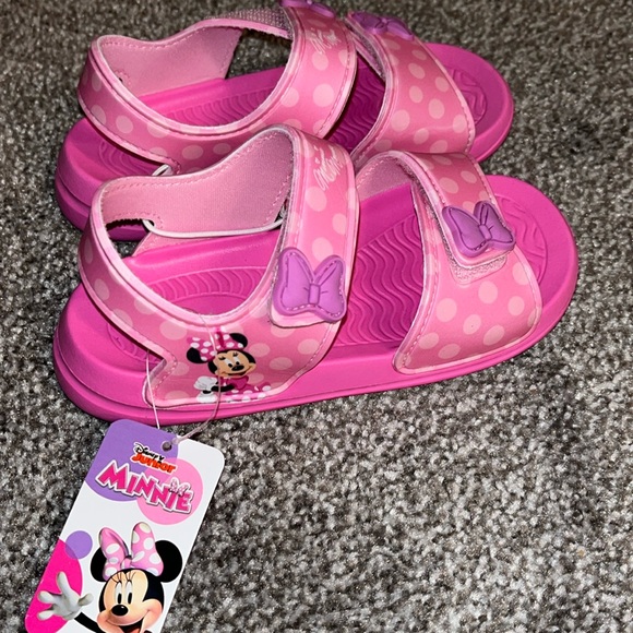 Nwt Minnie Mouse Velcro sandals - Picture 1 of 6